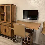 Haus 8